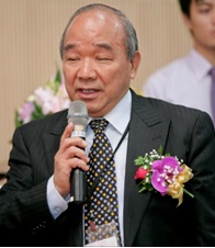 何勇雄董事長